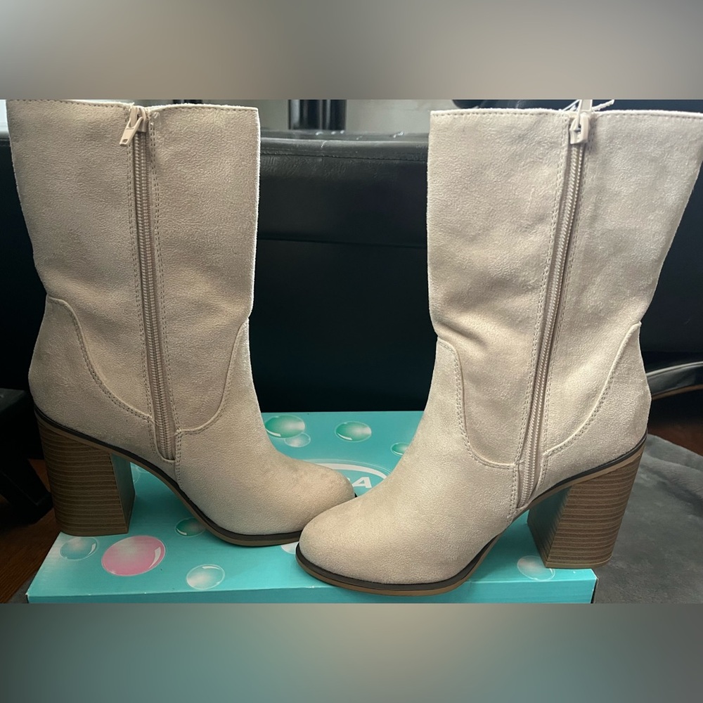 Women’s Soda Faux Suede Fringe Boots New with Tags & Box - Picture 6 of 16